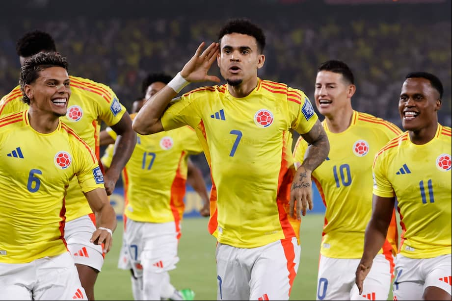 Luis Díaz (cent.), líder de la selección de Colombia.