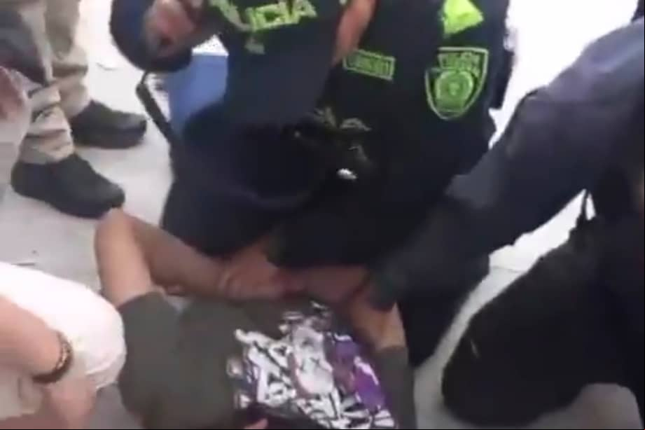 El menor se encuentra en la Clínica Colombia, mientras se recupera de una herida en su pierna luego de un intercambio de disparos con el equipo de seguridad del senador Miguel Uribe Turbay, el pasado sábado 7 de junio.